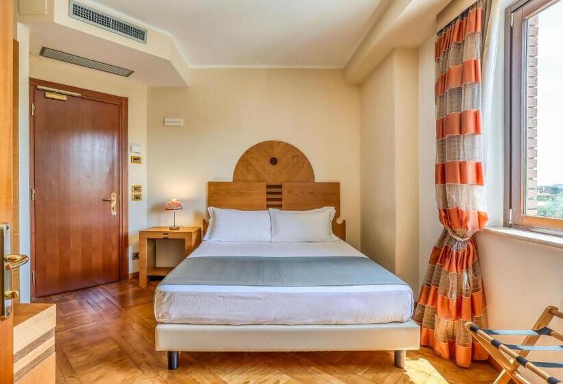اتاق اکونومی, Penthouse