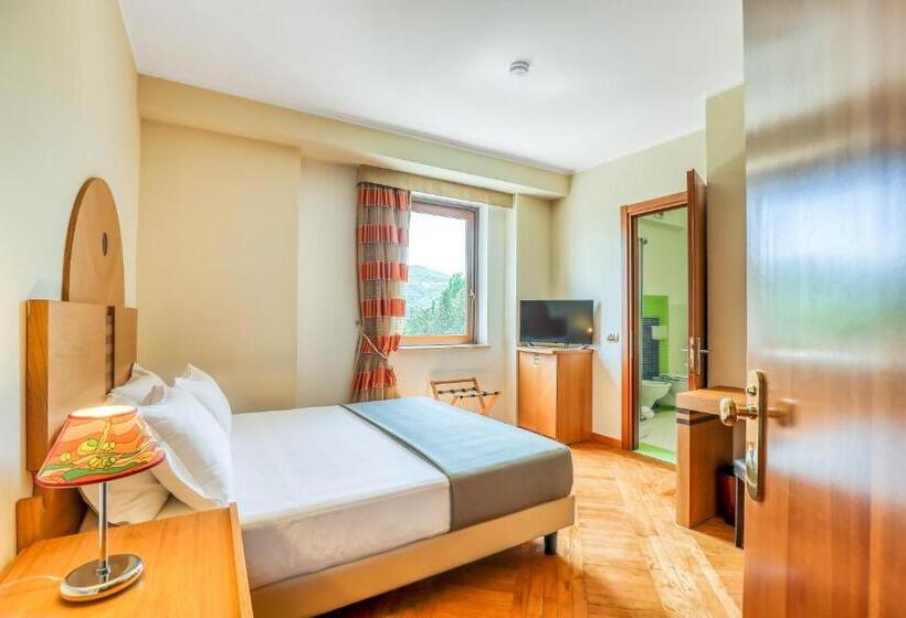 اتاق اکونومی, Penthouse