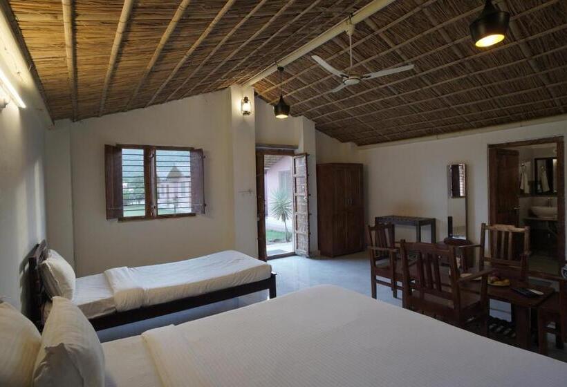 小室, Amar Bagh Resort