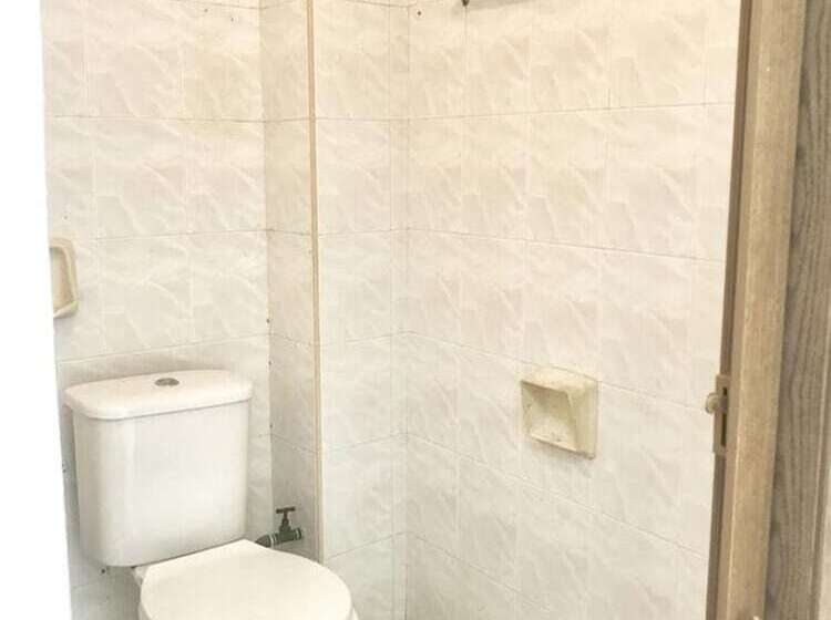 تختخواب در اتاق مشترک, B&l Islanders Inn   Hostel