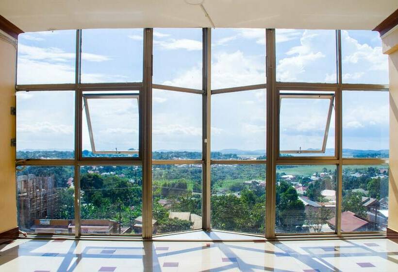 استودیوی لوکس, Airport Hotel Entebbe