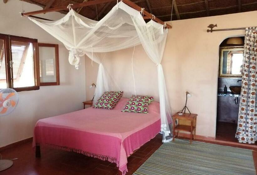 بانگلوی استاندارد, Le Kinkéliba Lodge
