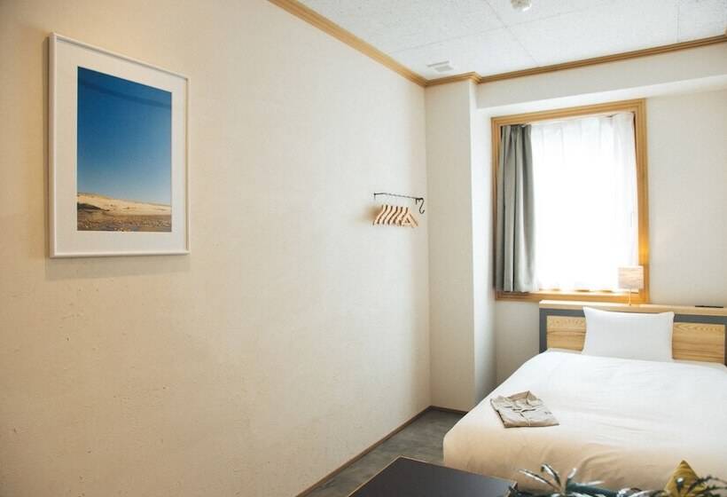 اتاق استاندارد یک تخته با سرویس بهداشتی مشترک, Noum Osaka