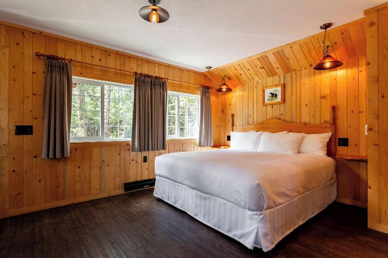 오두막, Pine Bungalows