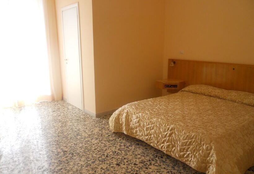 اتاق استاندارد یک نفره, Albergo Santa Teresa