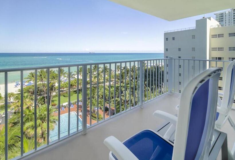 海景标准间带阳台, Radisson Resort Miami Beach
