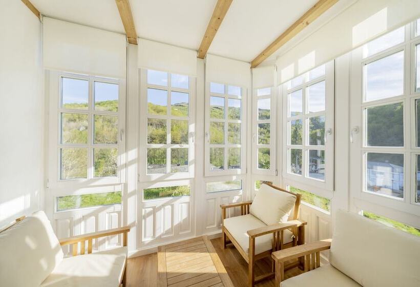 スタンダードルーム, Alda Triacastela