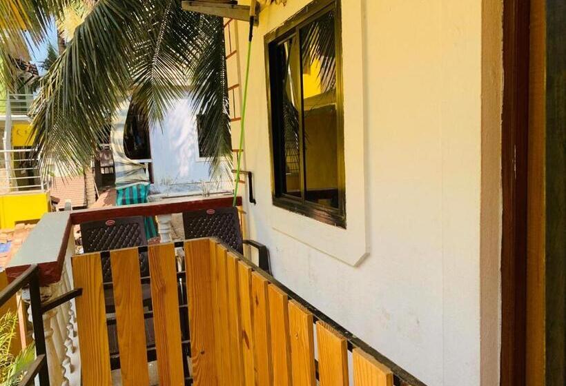 اتاق لوکس با بالکن, Candolim Beach Vaddo 15