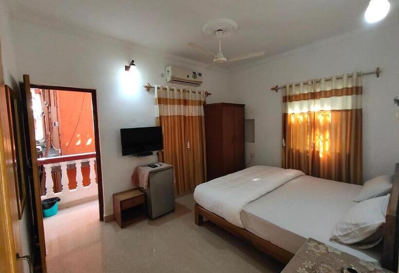 اتاق لوکس با بالکن, Candolim Beach Vaddo 15