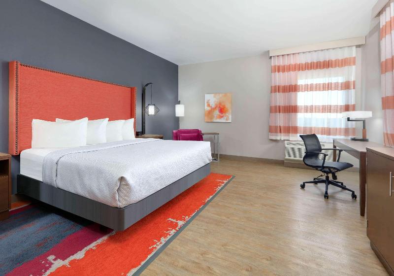 Номер Deluxe, La Quinta Inn & Suites By Wyndham Lakeway