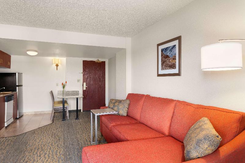 Люкс Кровать Кинг, Hampton Inn & Suites Denvercherry Creek