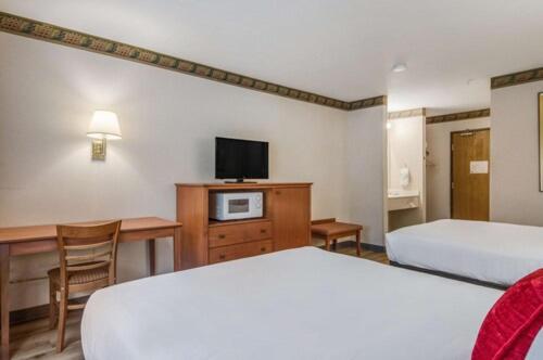 Номер Стандарт, Red Lion Inn & Suites Port Orchard