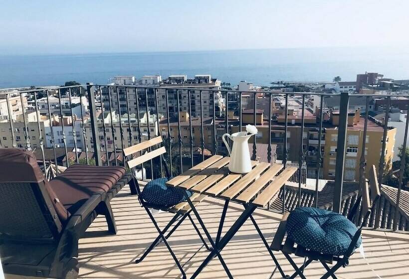 バス共有のスタンダードルーム, Rooms In Seafront Villa