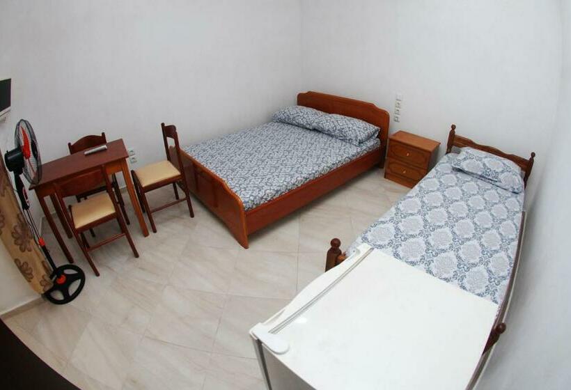 اتاق استاندارد سه نفره, Isufi Guest Houses