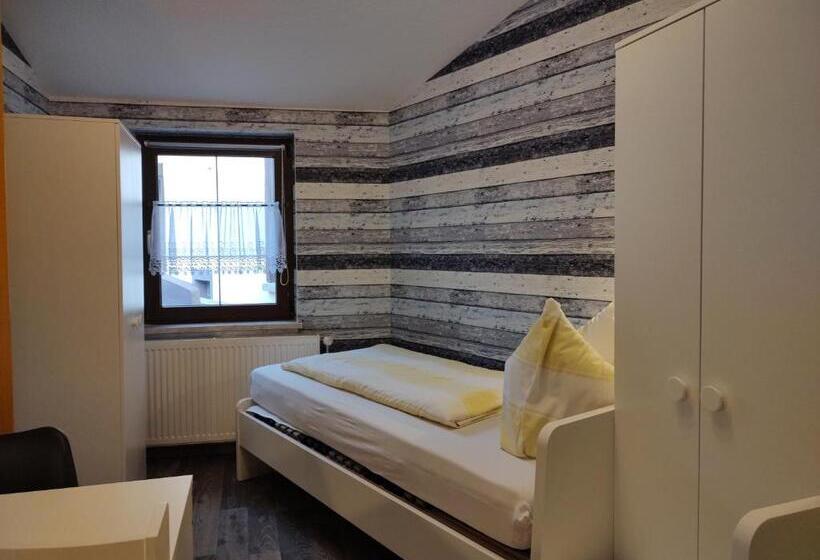 Апартаменты 2 Спальни, Pension Bergstube