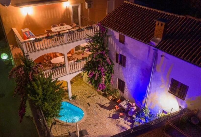 آپارتمان 1 خوابه, Apartments Salčinović