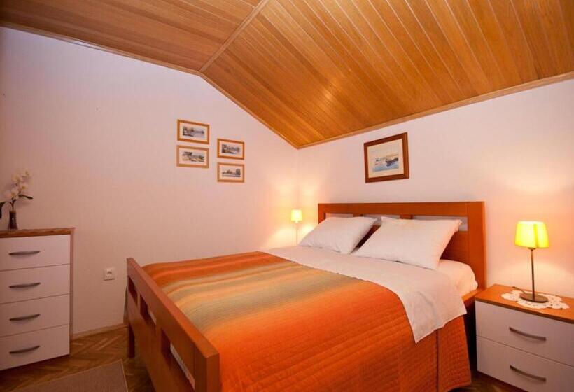 آپارتمان 1 خوابه با تراس, Villa Schober Baška