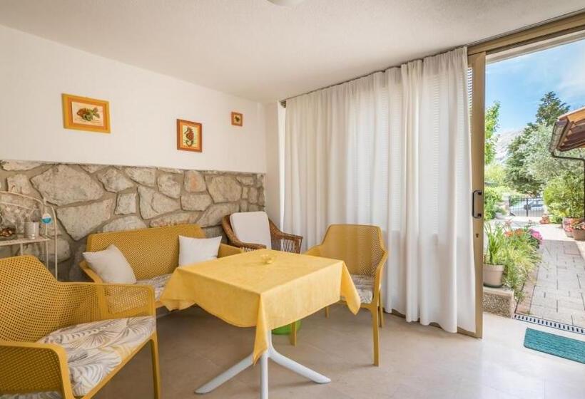 استودیو استاندارد با تراس, Villa Schober Baška