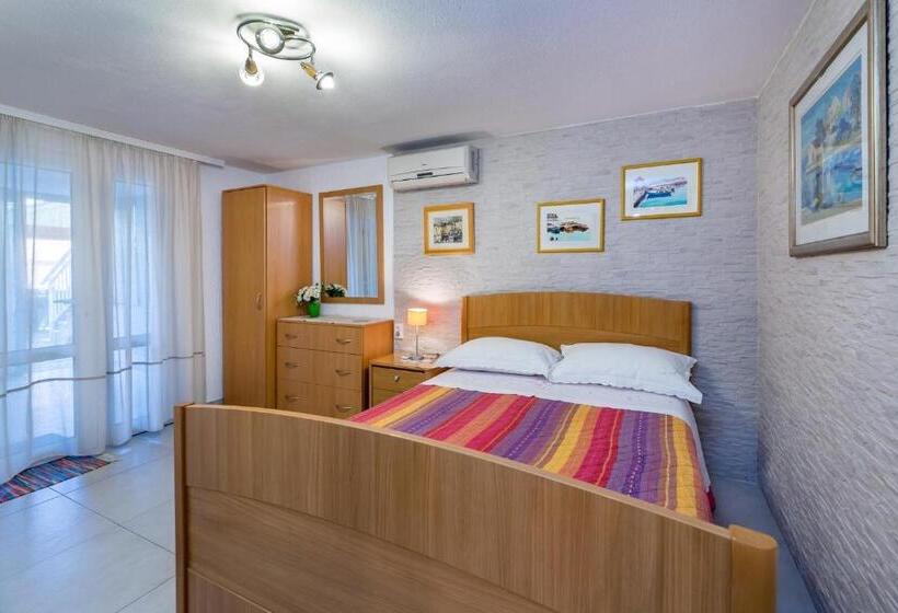 استودیو استاندارد با تراس, Villa Schober Baška