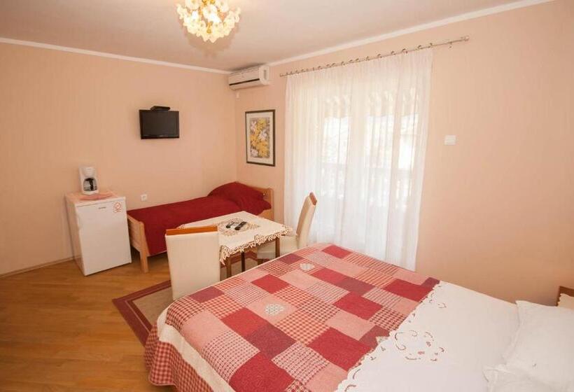 اتاق استاندارد با بالکن, Villa Schober Baška