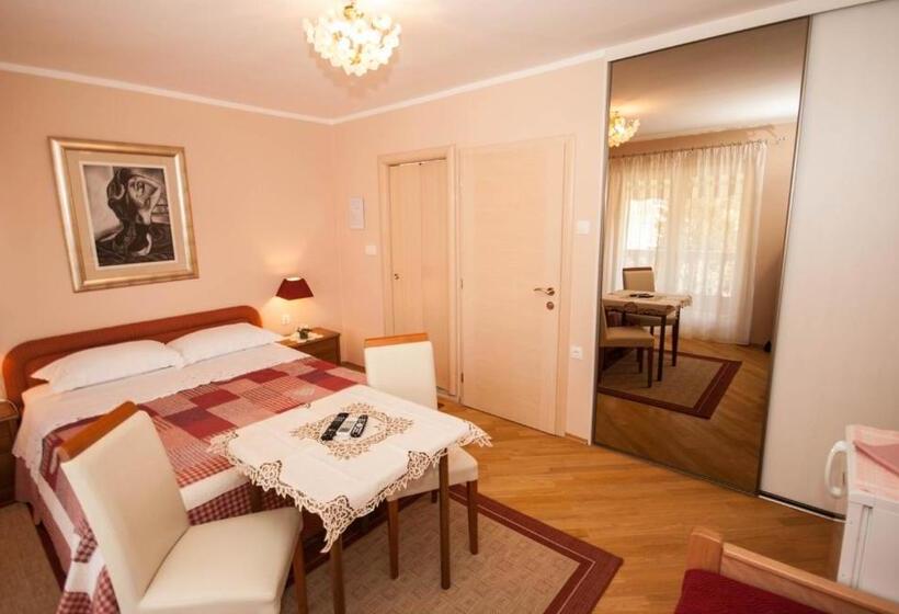 اتاق استاندارد با بالکن, Villa Schober Baška