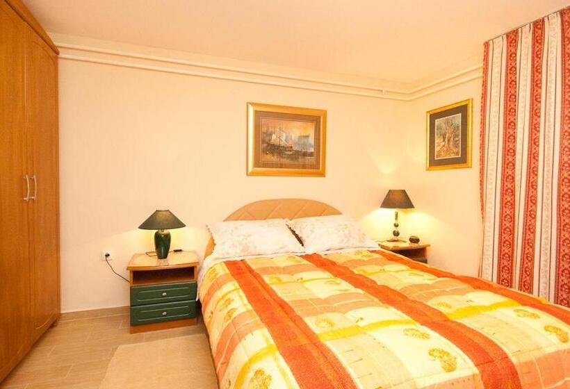 آپارتمان 1 خوابه با تراس, Villa Schober Baška