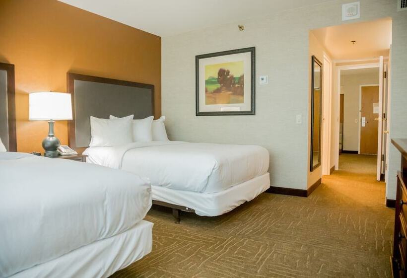 سوییت, Embassy Suites By Hilton Lexington Green