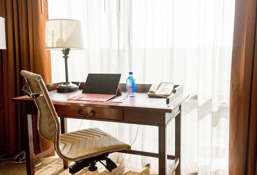 سوئیت برای معلولان, Embassy Suites By Hilton Lexington Green