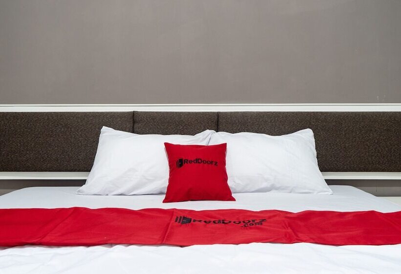 Номер Economy, Reddoorz Plus @ Sawah Besar