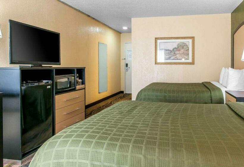 Номер Стандарт 2 Двуспальные Кровати, Quality Inn Conference Center Logansport