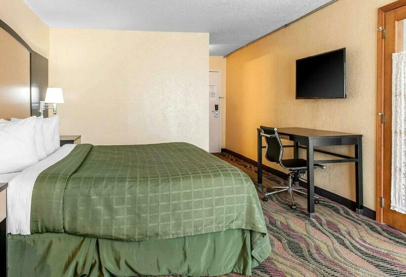 Люкс Кровать Кинг, Quality Inn Conference Center Logansport