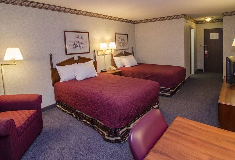 Номер Стандарт 2 Двуспальные Кровати, Ramada By Wyndham Angola/fremont Area