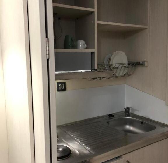标准工作室, Roomotel Apartments