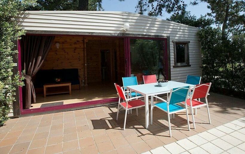 标准平房, Camping Bayona Playa
