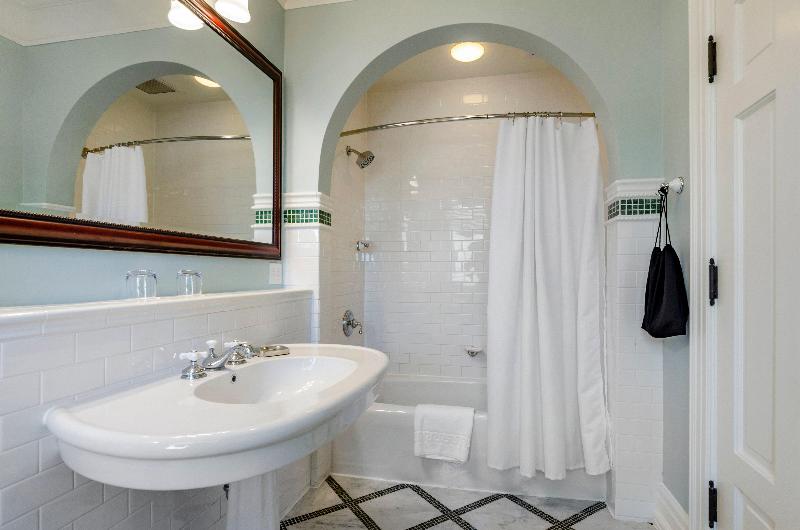 디럭스 전망 룸, The Omni Homestead Resort & Spa