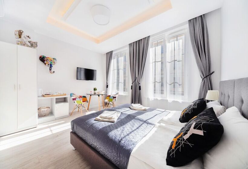 اتاق لوکس, Six Suites, Old Town