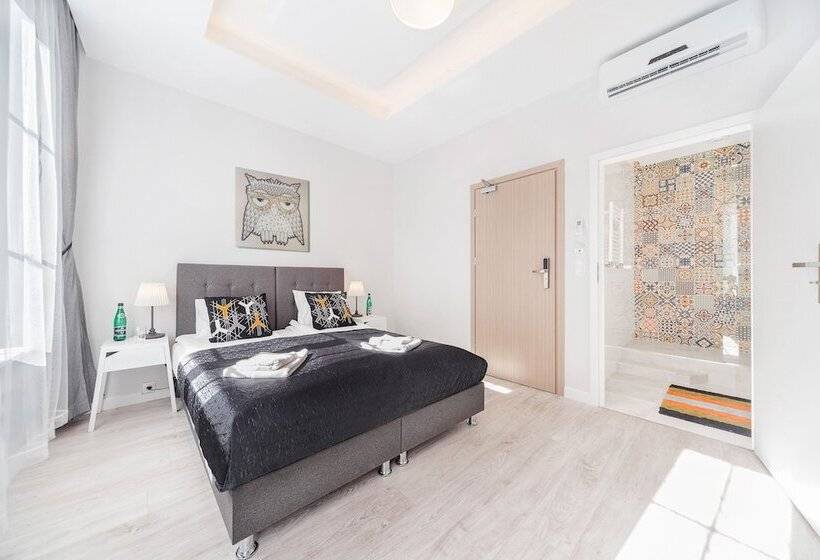 اتاق لوکس, Six Suites, Old Town