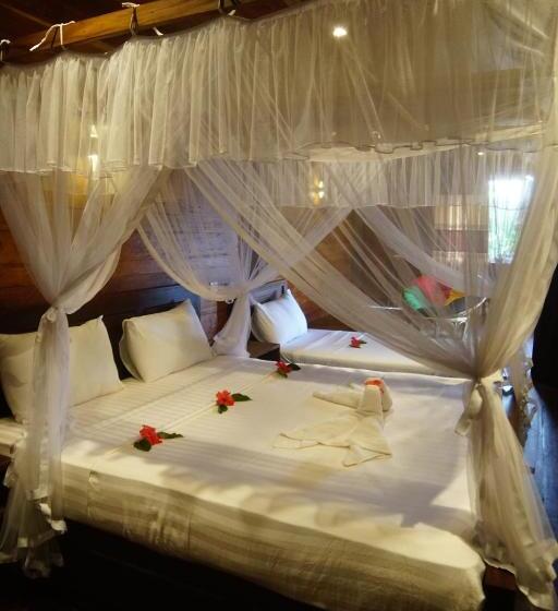 Трехместный Номер Deluxe Вид на Море, Turtle Bay Beach Resort