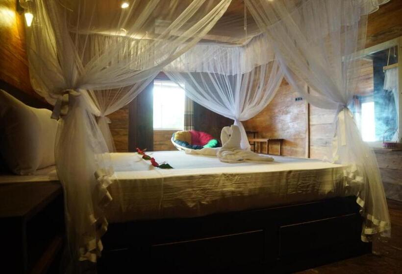 Трехместный Номер Deluxe Вид на Море, Turtle Bay Beach Resort