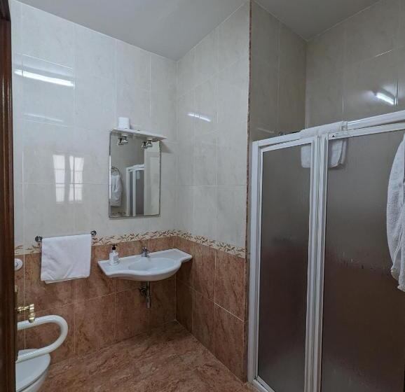 Habitación Triple Estándar, Pensión Ciudad Navarro Ramos