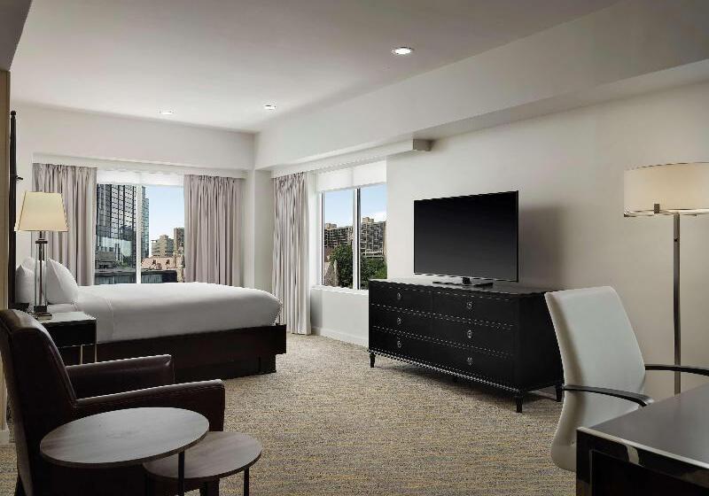 اتاق استاندارد با تخت بزرگ, The Inn At Penn, A Hilton