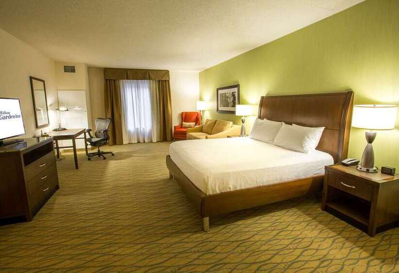 اتاق استاندارد با تخت بزرگ, The Inn At Penn, A Hilton