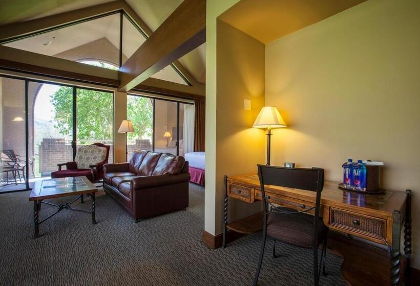 מיטת קינג בסוויטה, The Lodge At Ventana Canyon