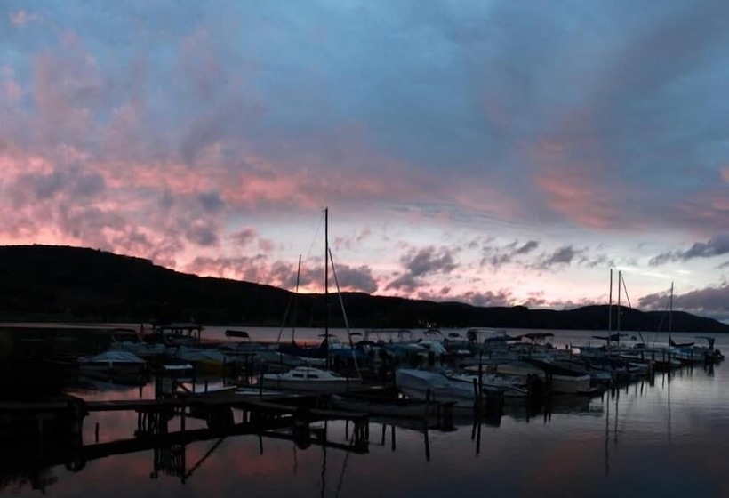 Номер Стандарт, Lake Front