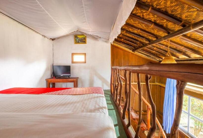 Номер Стандарт, Oyo 2278 Cikidang Hunting Resort