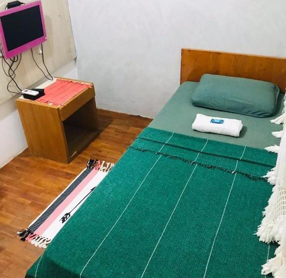 Номер Стандарт Индивидуальный с Балконом, The Place Hostel