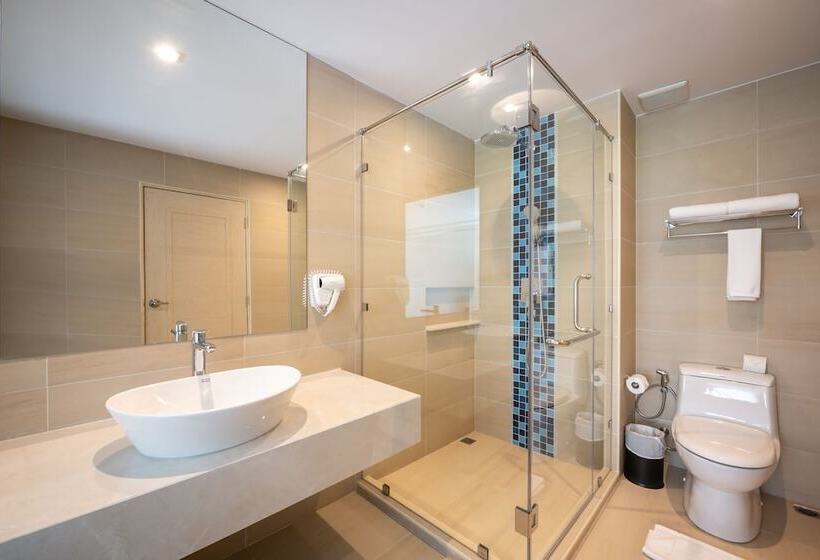 اتاق لوکس با چشم‌انداز استخر, Seabed Grand Hotel Phuket   Sha Extra Plus