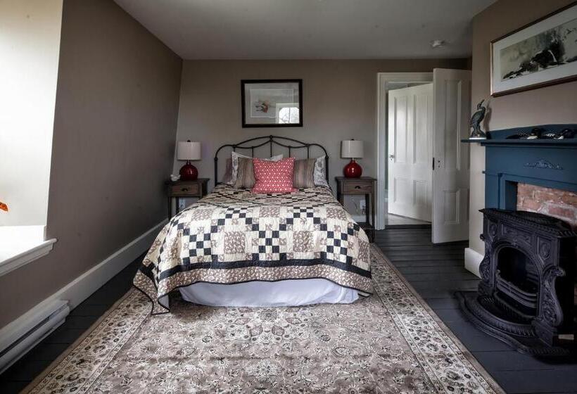스위트, Maplehurst Manor Bed And Breakfast