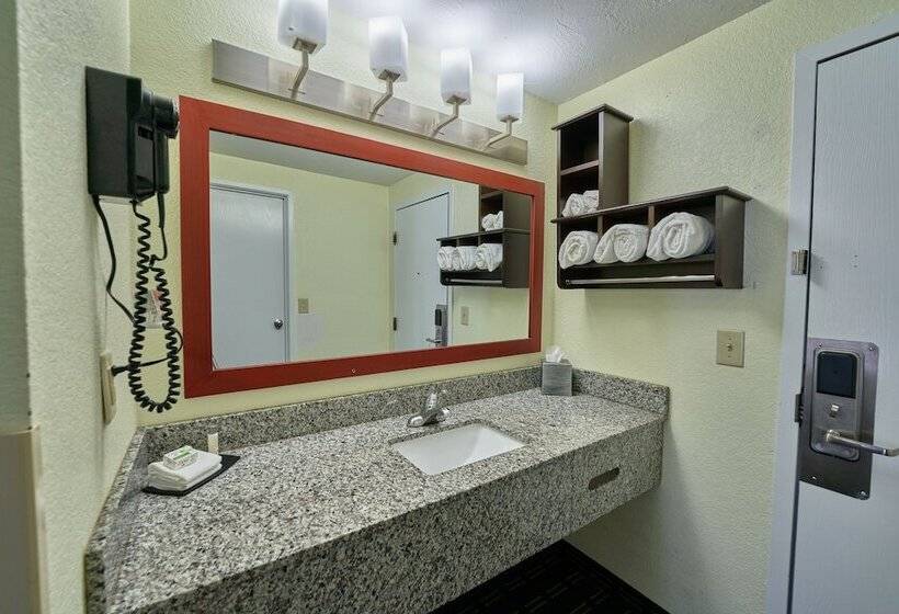 Номер Стандарт 2 Двуспальные Кровати, The Mariner Resort Cape Cod By The Red Collection
