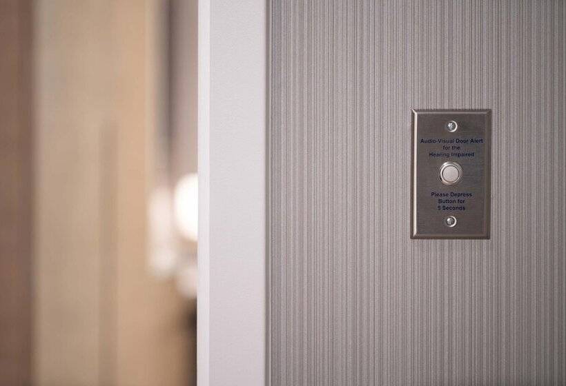 سوییت, The Westin Anaheim Resort